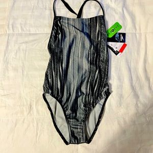 SPEEDO Women’s Cascading Strip Swimsuit. Size 8/34